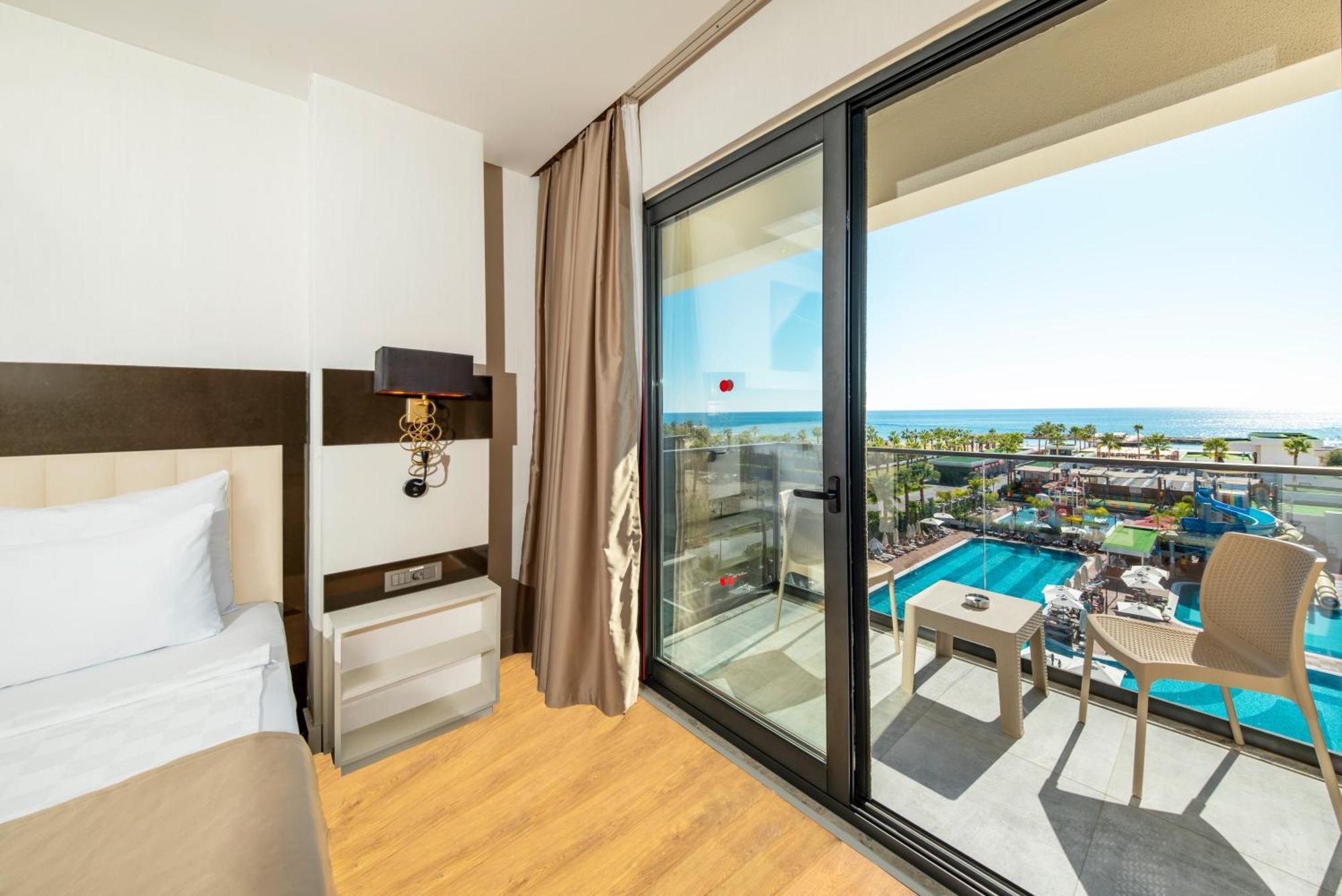 Serenity Queen Hotel Аланя Екстериор снимка